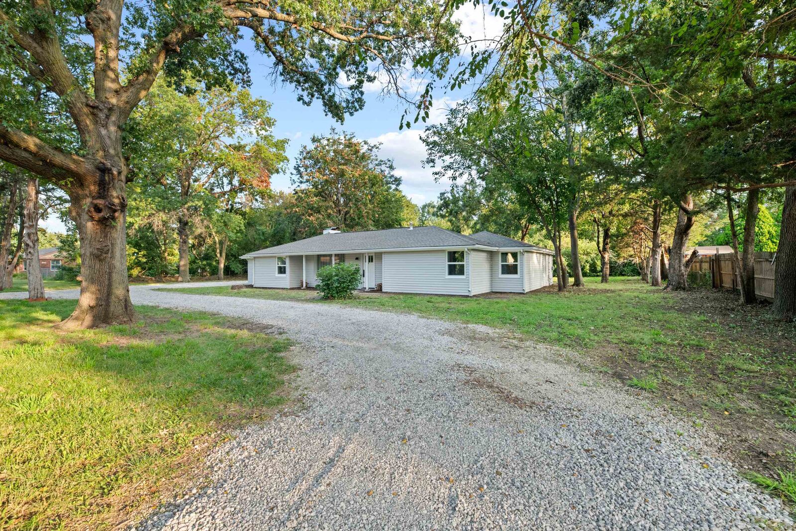 Property Photo:  1626 W 31st St N  KS 67204 