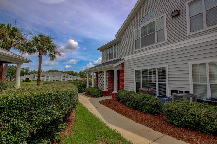 Property Photo: 20102 Harbour Vista Cir FL 32080