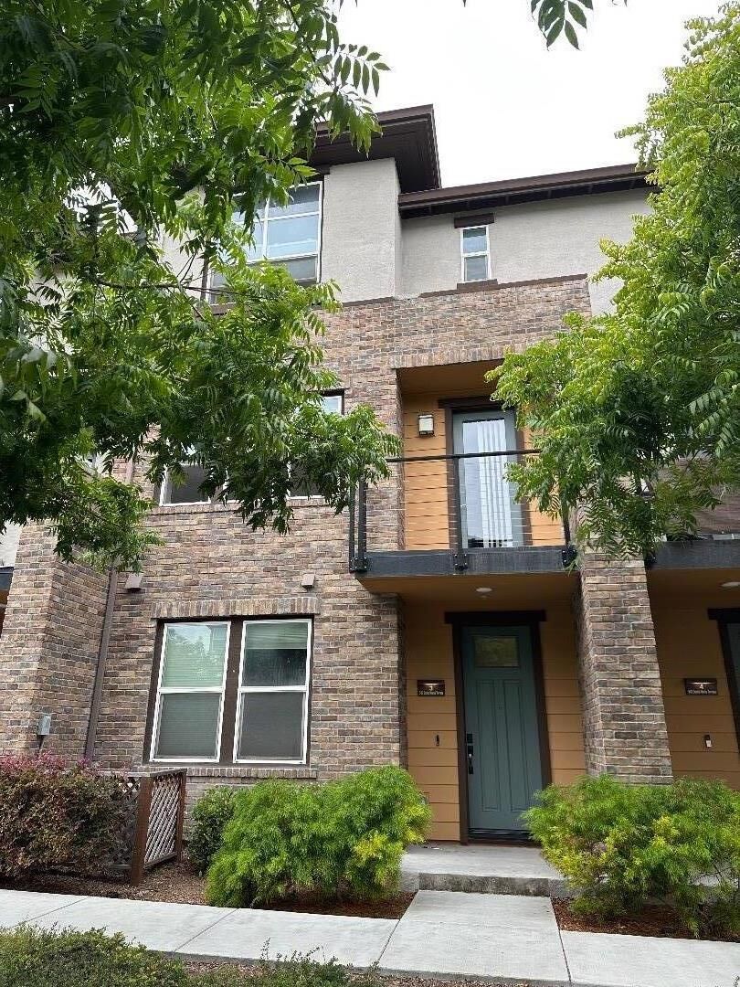 Property Photo:  542 Santa Maria Terrace 3  CA 94085 