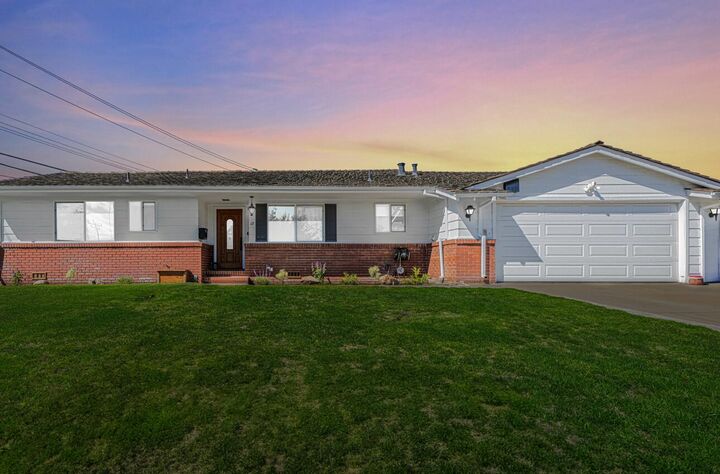 13 Saint Brendan Way  Salinas CA 93906 photo