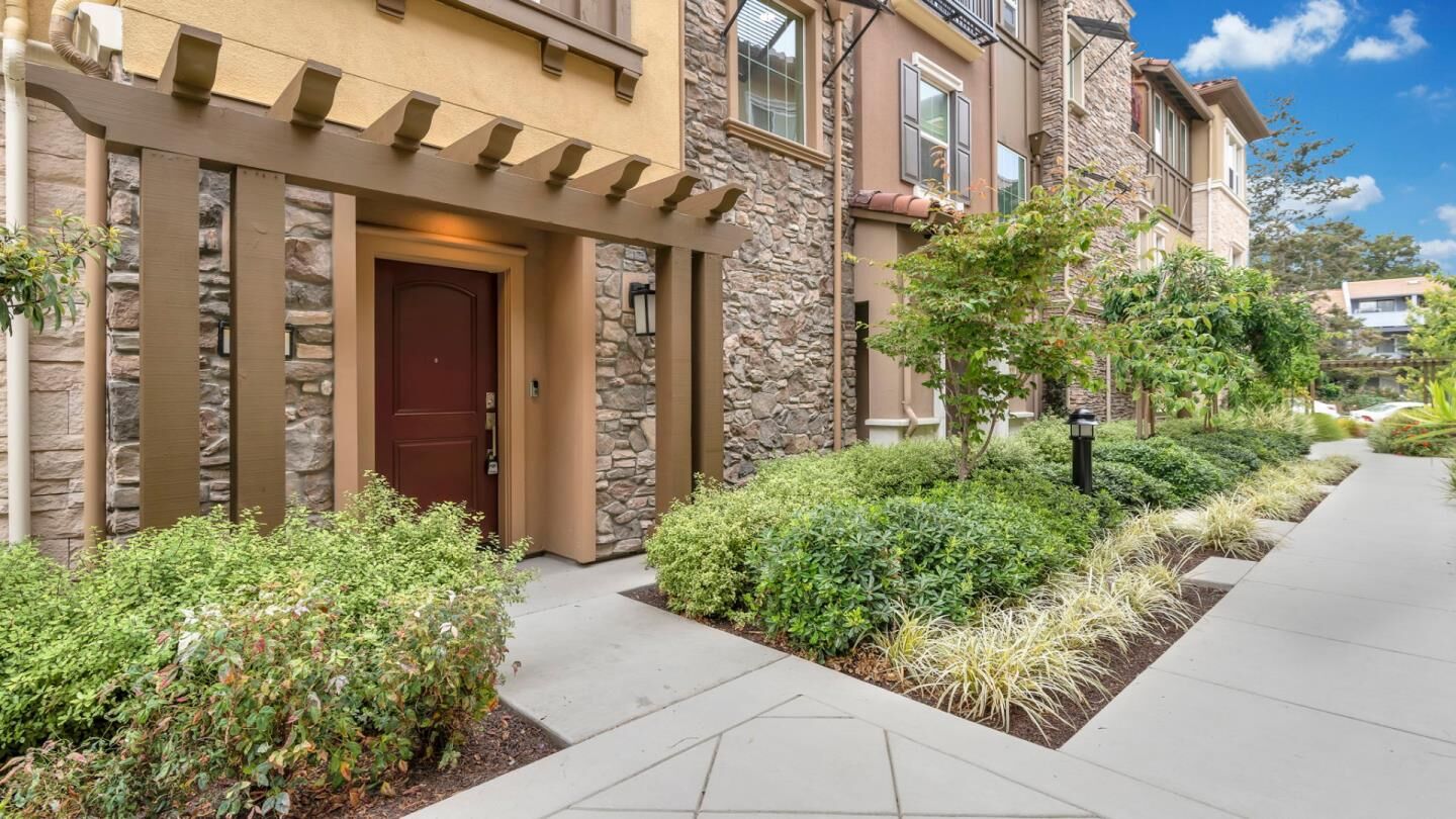 Property Photo:  647 Alamo Court  CA 94043 