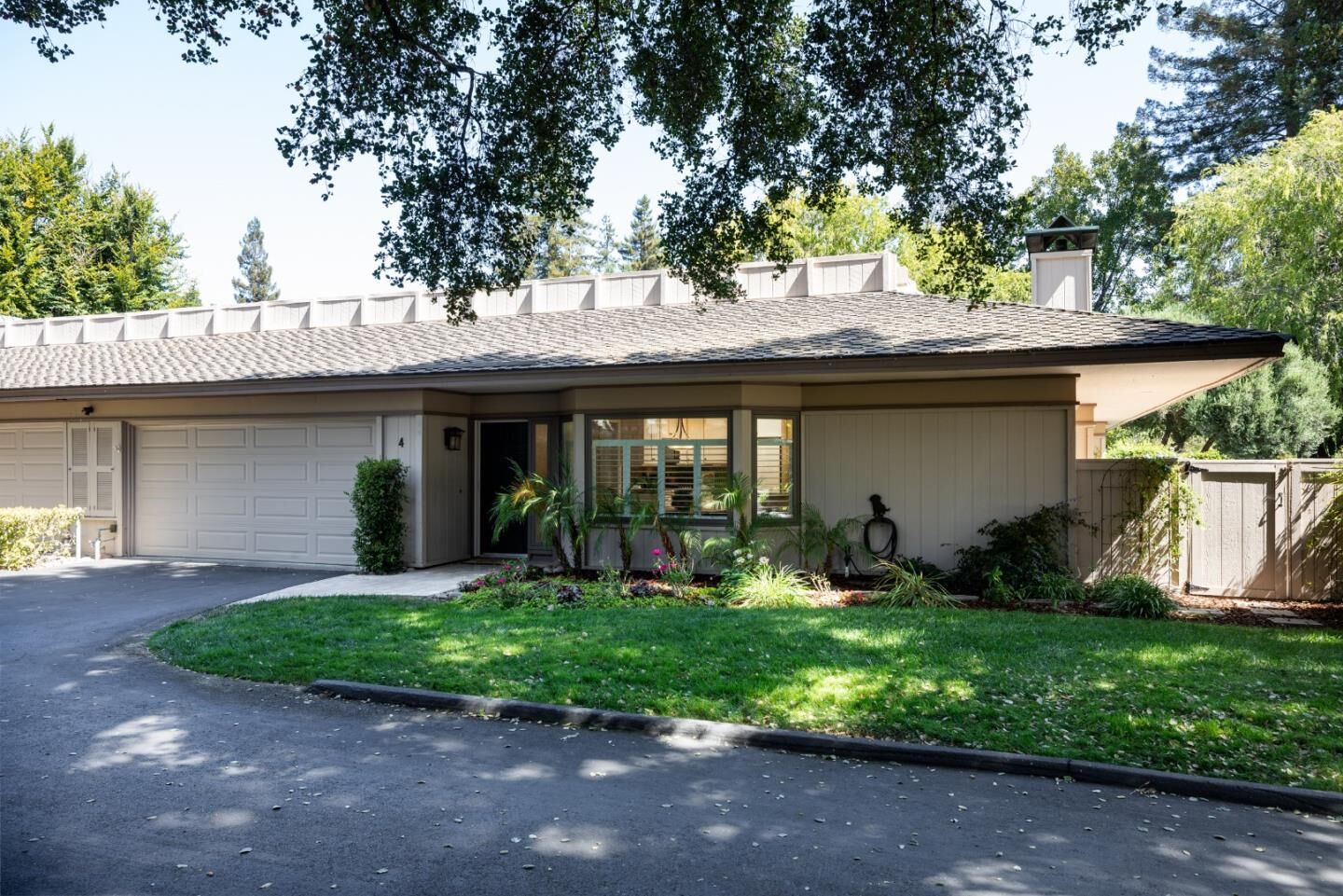 Property Photo:  4 Bay Tree Lane  CA 94022 