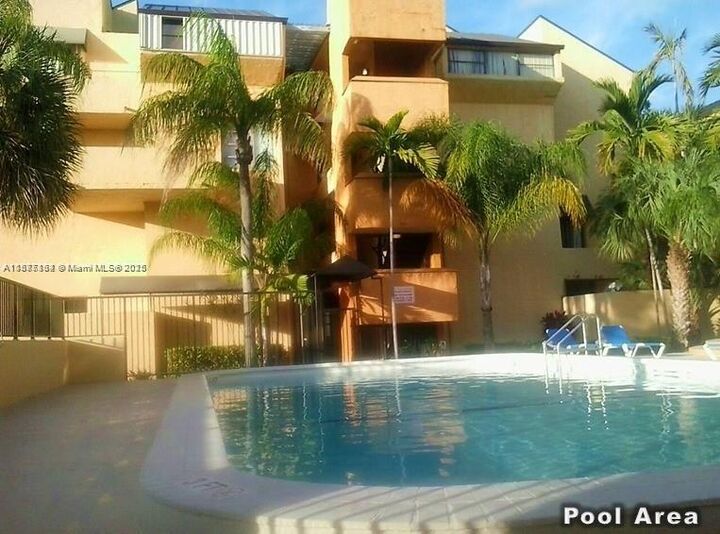 Property Photo:  10500 SW 108th Ave B414  FL 33176 