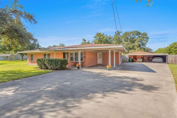 Property Photo:  519 Hickok Street  LA 70663 