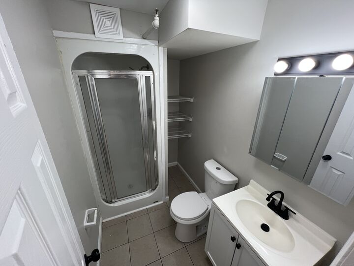 Property Photo:  330 Blake Street C6  CT 06515 