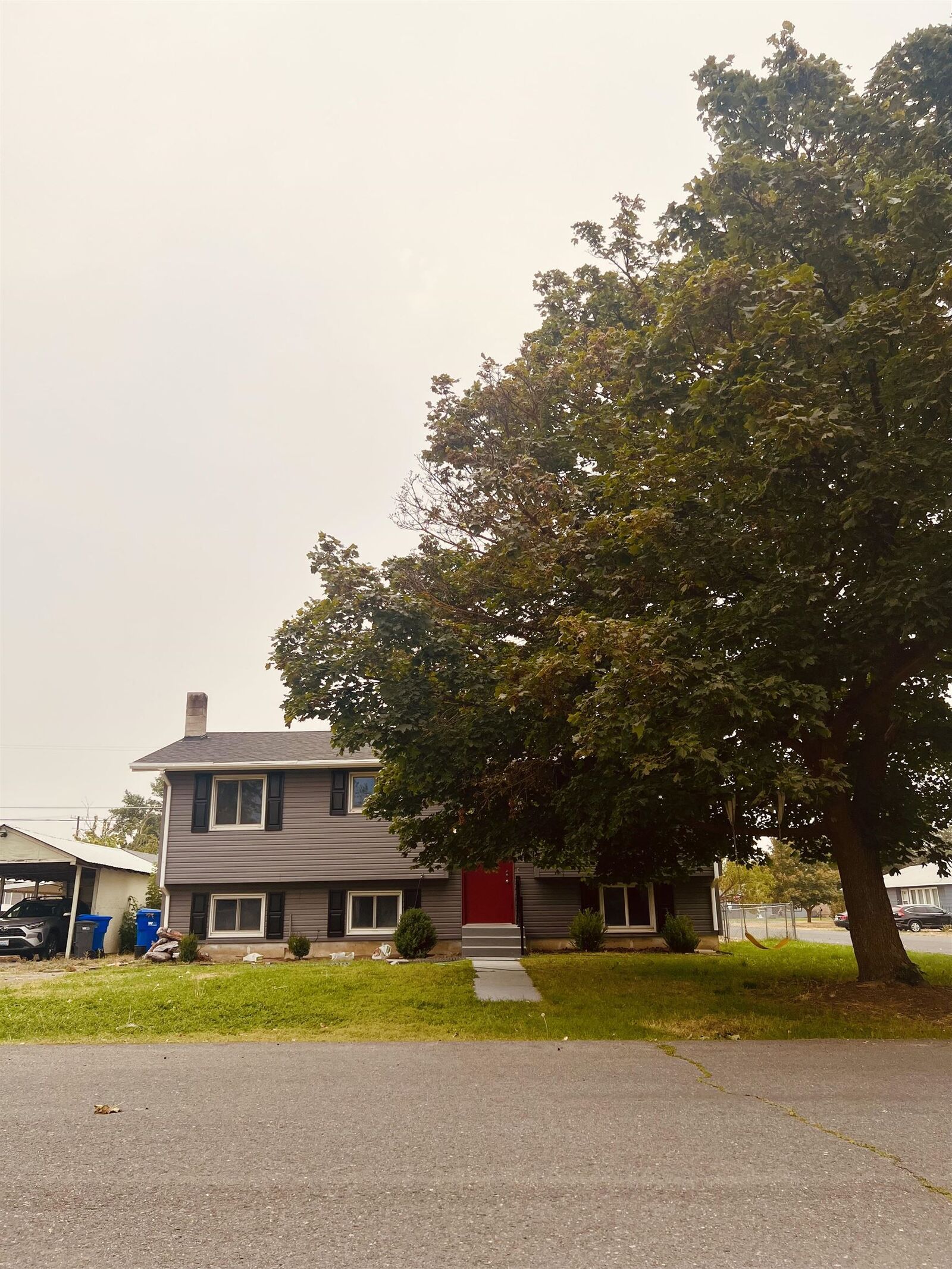 Property Photo: 1008 S Beeman St WA 99001