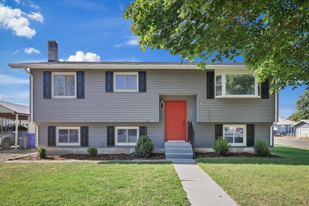 Property Photo:  1008 S Beeman St  WA 99001 