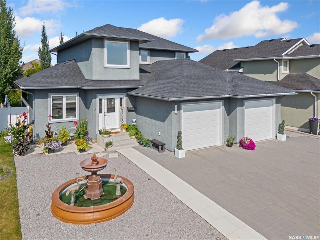 Property Photo:  210 Clubhouse Boulevard  SK S0K 4S1 