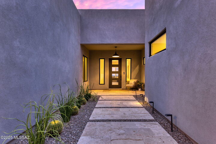 Property Photo:  18565 Ava Ridge Place  AZ 85641 