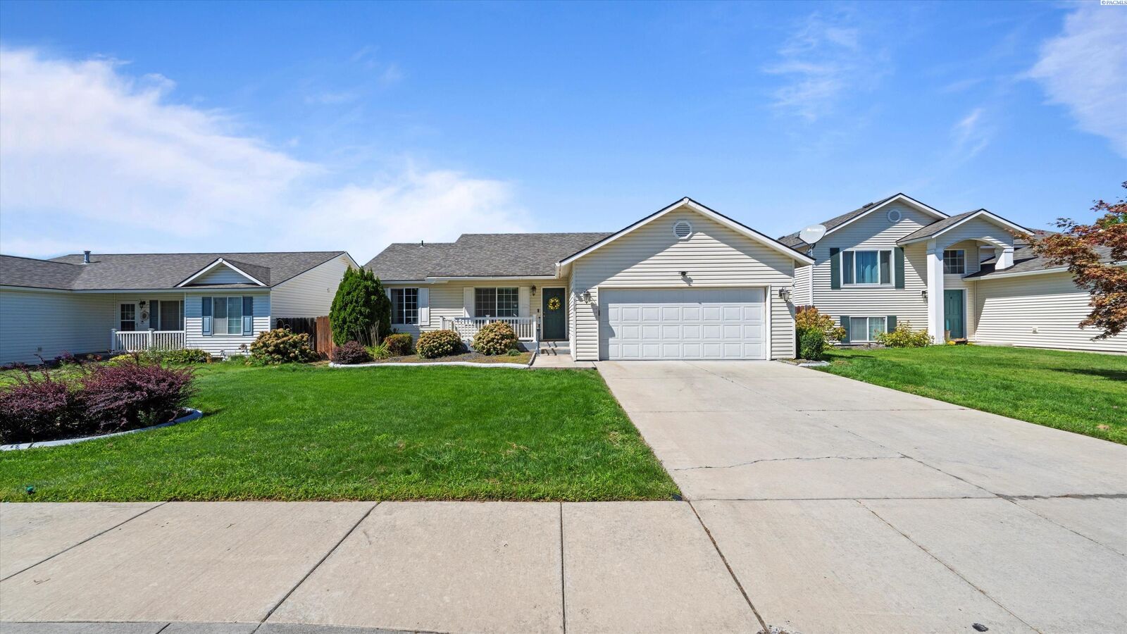 Property Photo: 5308 Westminster Ln WA 99301