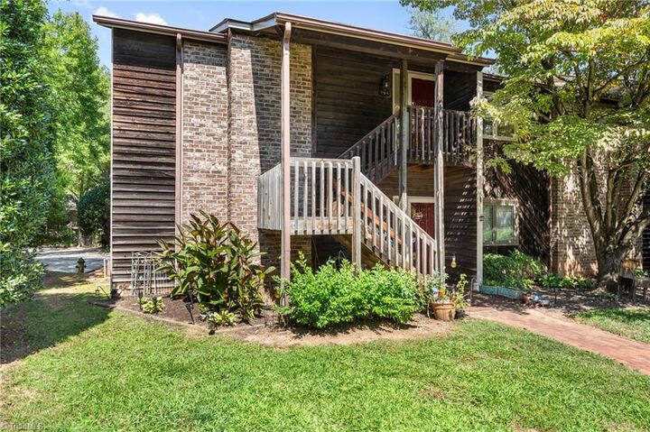 Property Photo:  194 Kinloch Court  NC 27104 