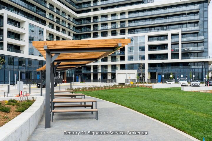 Property Photo: 3220 William Coltson Avenue 614 ON L6H 7W6