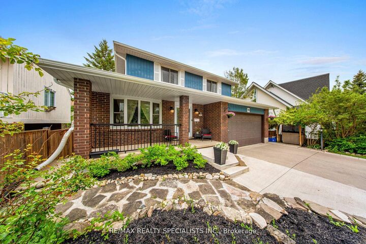 Property Photo:  99 Pinnacle Drive  ON N2P 1B8 