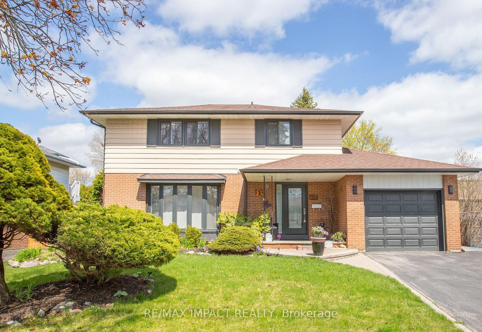 Property Photo: 214 Marigold Avenue ON L1G 3G3
