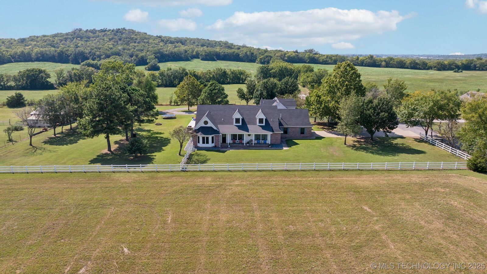 Property Photo:  19700 E 600 Road  OK 74036 