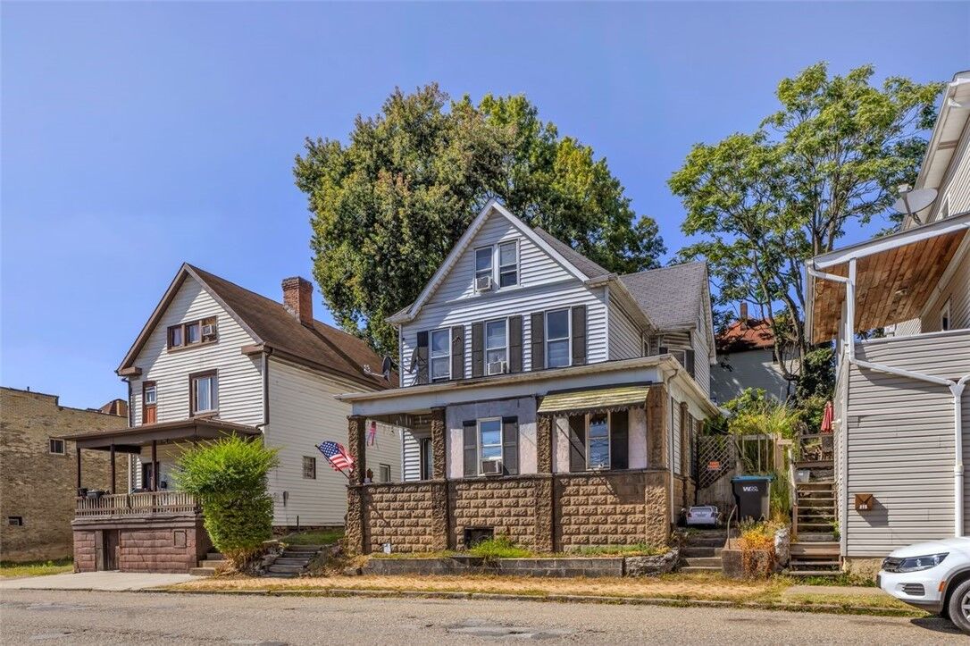 Property Photo:  211 E 7th Avenue  PA 15084 