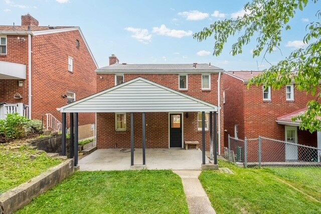 Property Photo: 2445 Edgebrook Ave PA 15226
