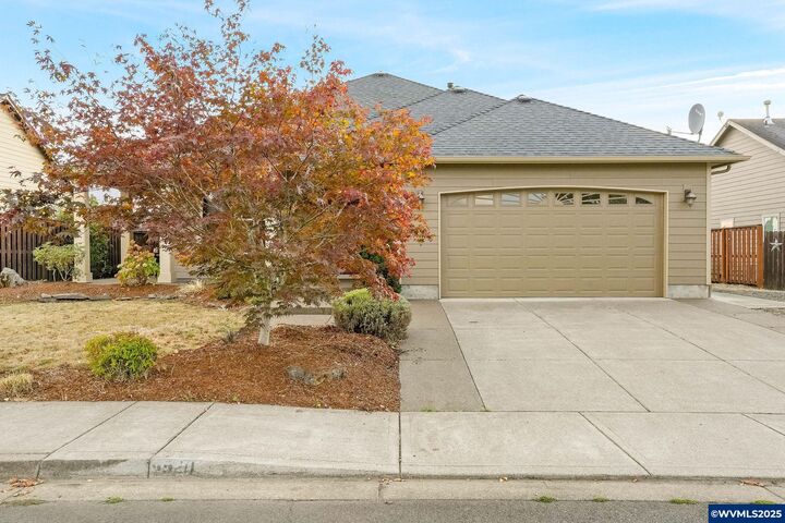 Property Photo: 9920 Puma St OR 97325