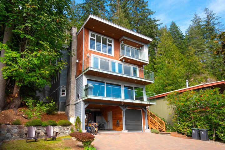 2867 Panorama Drive  North Vancouver BC V7G 1V7 photo