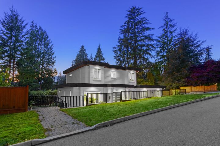 4935 Cedarcrest Avenue  North Vancouver BC V7R 3R7 photo