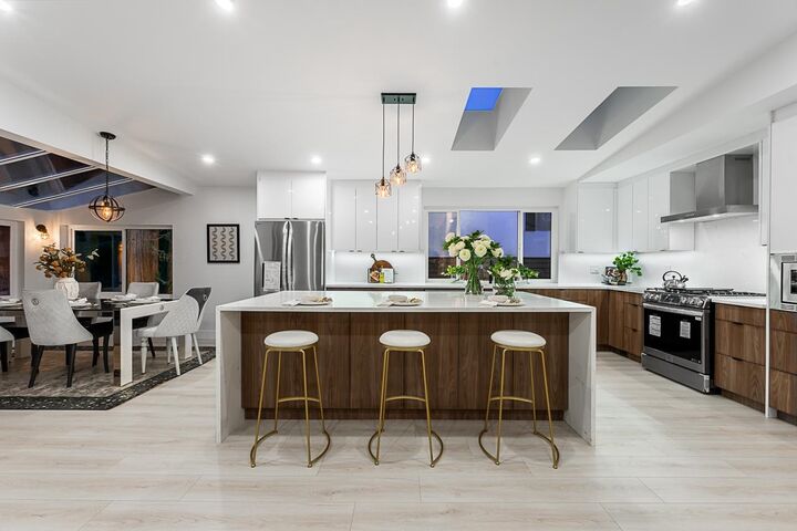531 Greenway Avenue  North Vancouver BC V7N 3C9 photo
