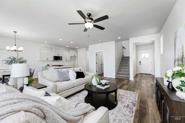 Property Photo:  261 W Broyhill St.  ID 83642 