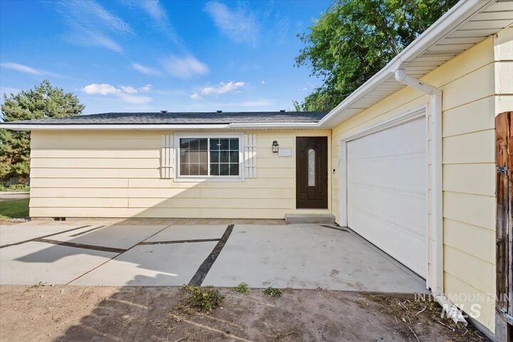 Property Photo:  204 Winn Ave  ID 83605 