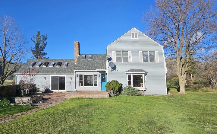 Property Photo: 531 Silcott Road WA 99403