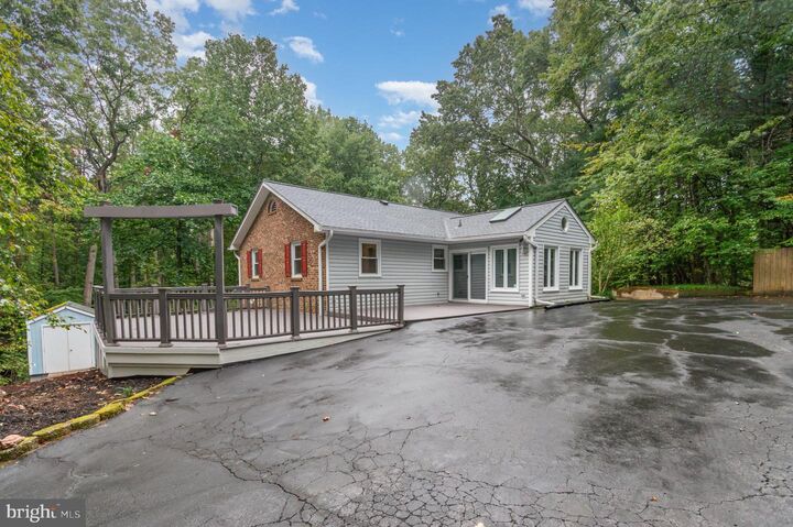 Property Photo:  13750 Ensenada Court  VA 20112 