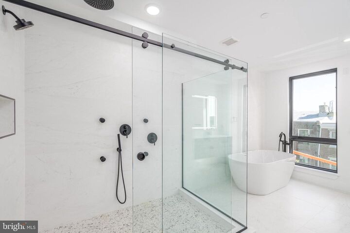 Property Photo:  722 S 17th Street 7  PA 19146 