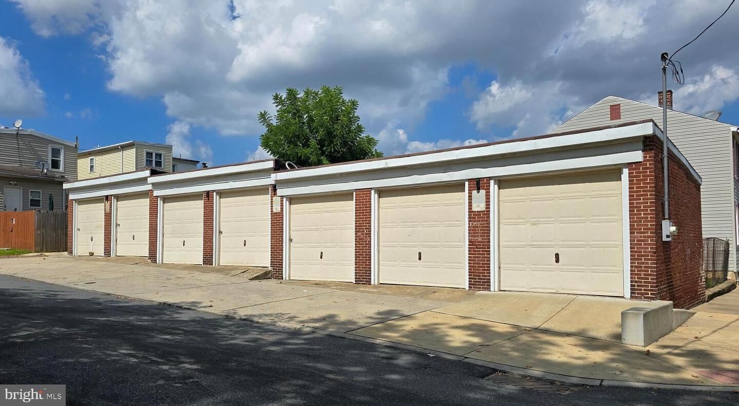 Property Photo:  923 Wright Street  DE 19805 