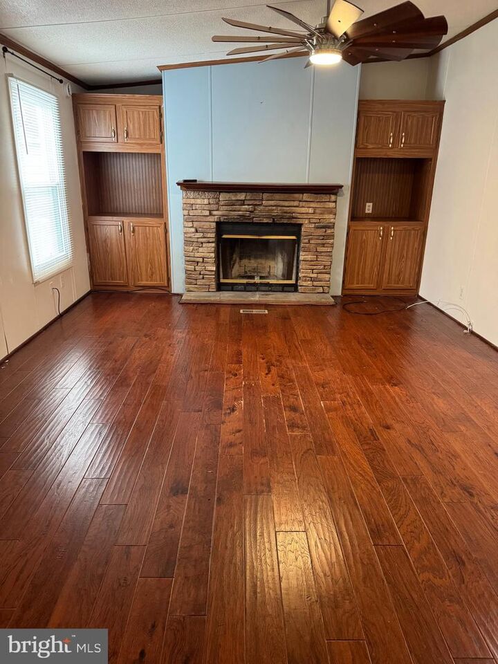 Property Photo: 460 Sarah Anne Drive MD 20711