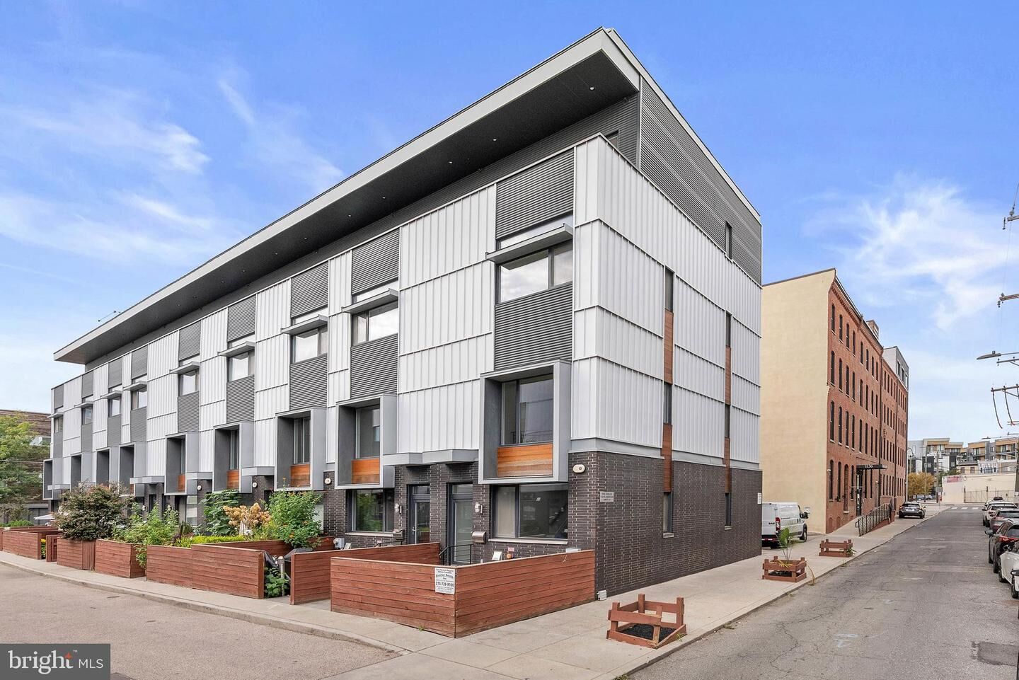 Property Photo: 1124 N American Street 1 PA 19123