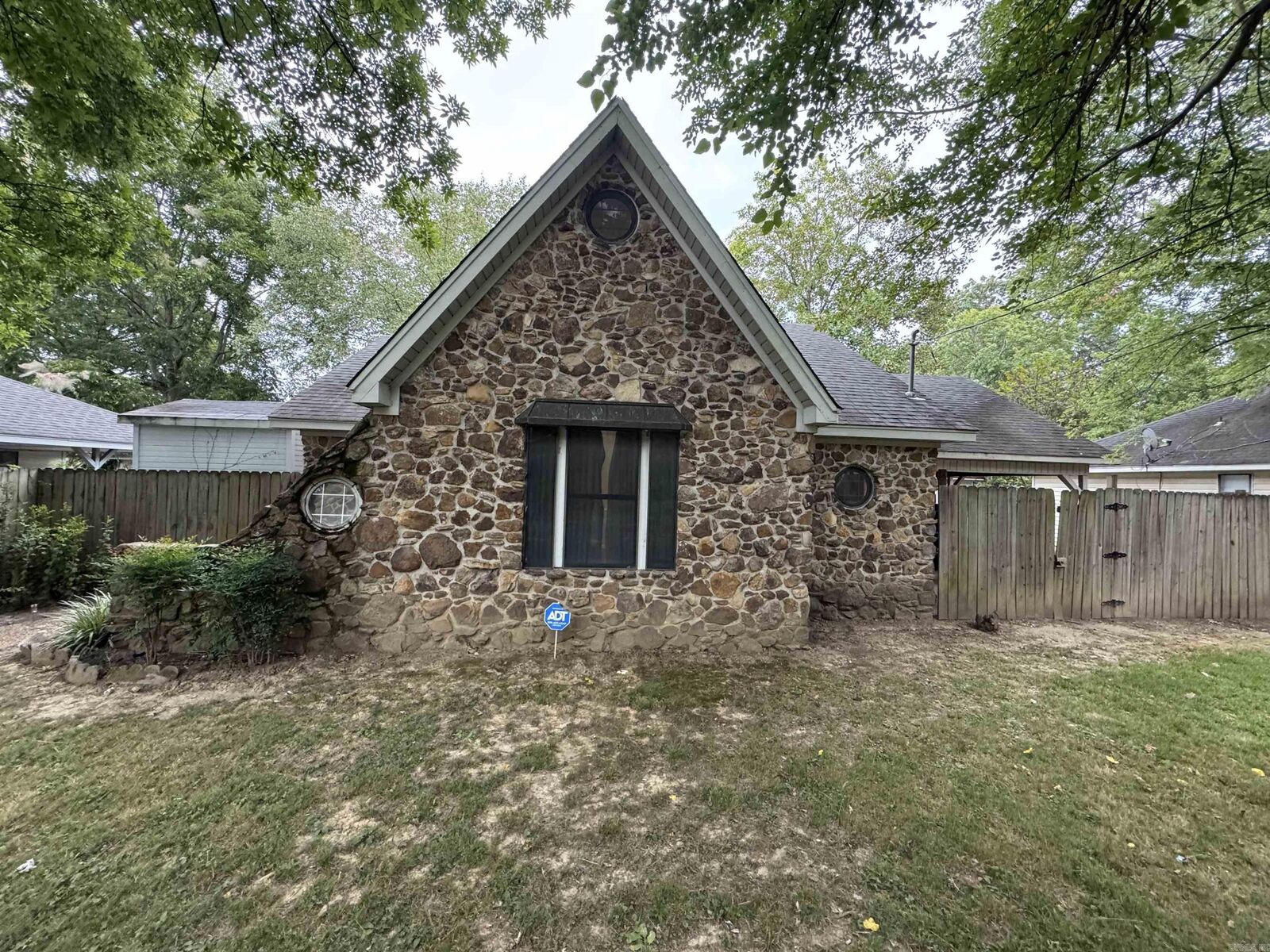 Property Photo:  902 Hester Street  AR 72401 