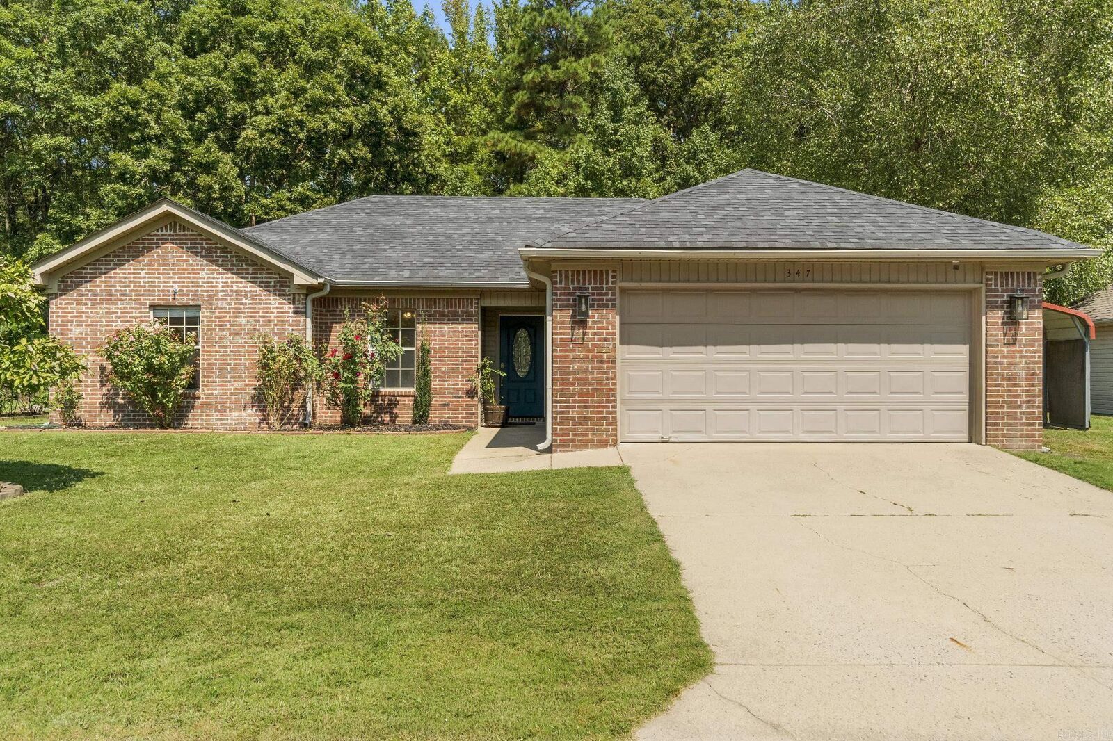 Property Photo: 347 Meadow Creek Dr AR 72015