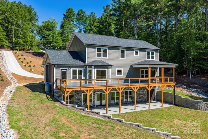 Property Photo:  2366 W Paradise Harbor Drive  NC 28612 