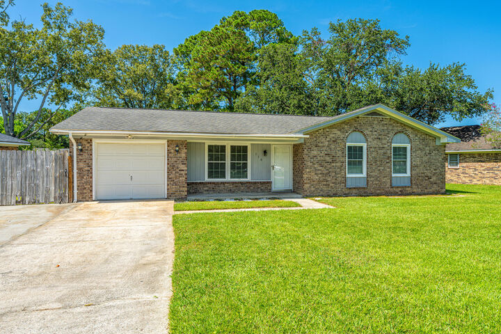 Property Photo:  116 Mulberry Drive  SC 29486 