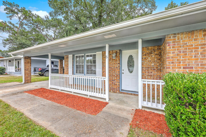 Property Photo:  5 Summit Avenue  SC 29445 