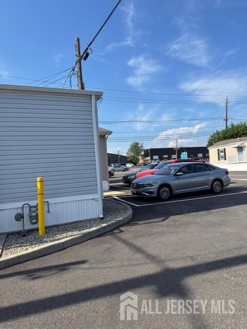 Property Photo: 852 N US Hwy 1 N N NJ 08817