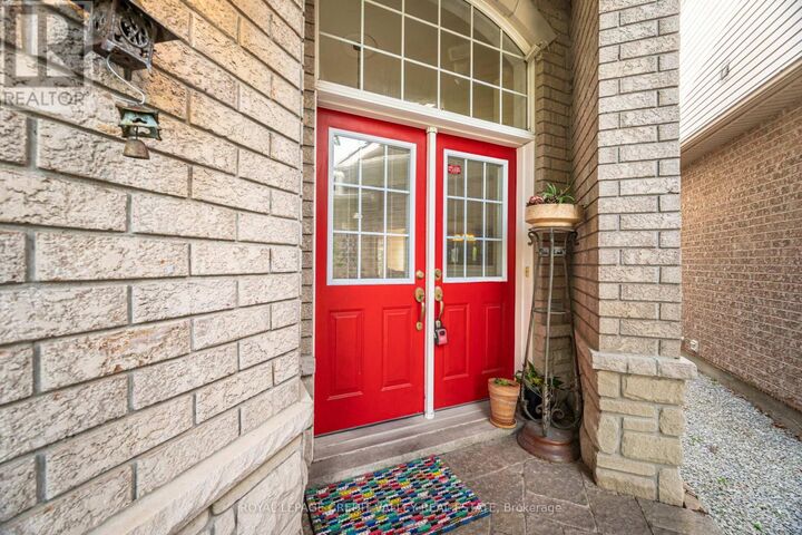 Property Photo: 91 Trailside Walk ON L6S 6H6