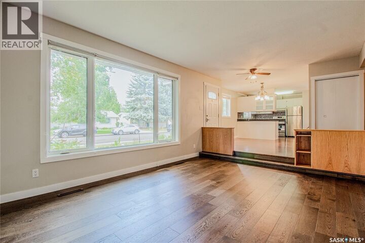 Property Photo:  61 Sparling Crescent  SK S7H 3M1 