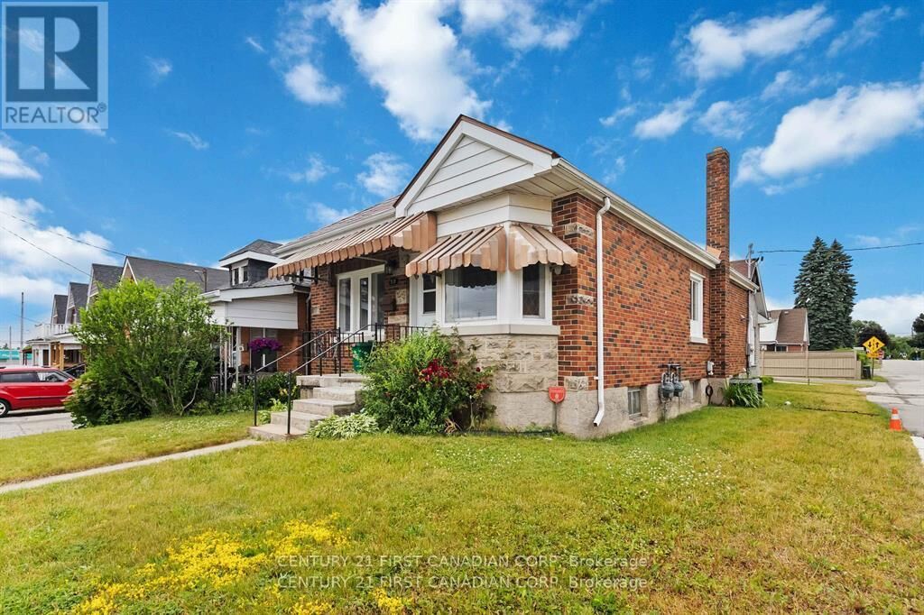 Property Photo:  310 St Paul Avenue  ON N3R 4M8 