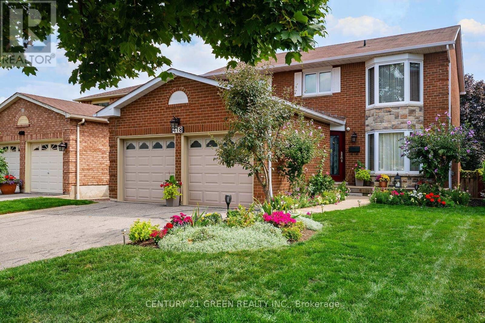 Property Photo:  418 Chieftan Circle  ON L4Z 3A7 