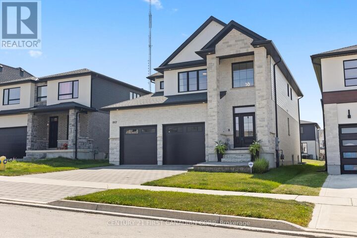 Photo de la propriété: 1907 Fountain Grass Drive ON N6K 0M2