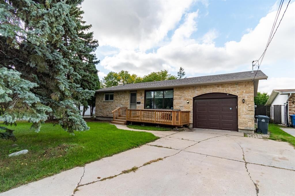 Property Photo:  784 Municipal Road  MB R3R 1J4 
