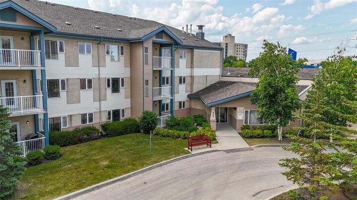 873 Waverley Street  Winnipeg MB R3P 6C6 photo