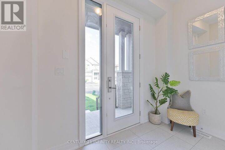 Property Photo: 10 Hoad Street ON L1B 0W1