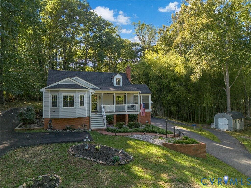 Property Photo: 9800 S Wagstaff Circle VA 23236