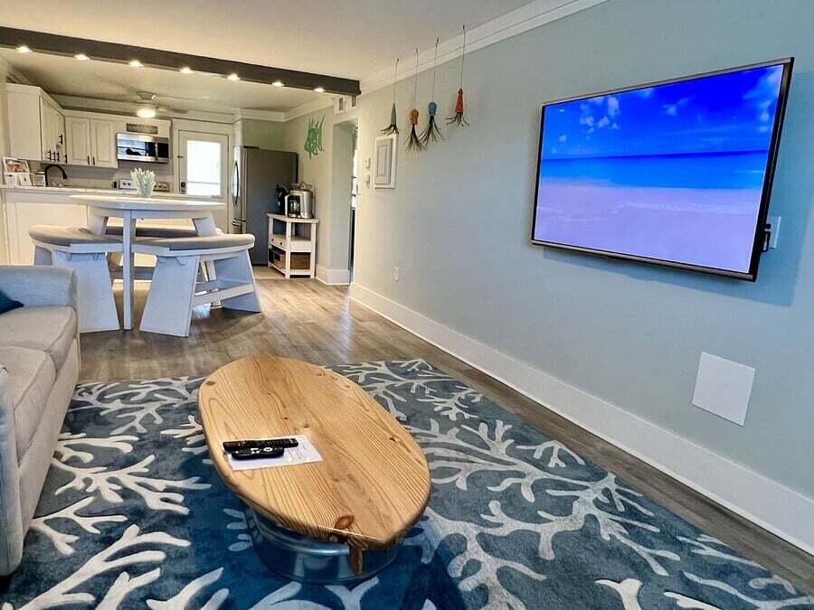 Property Photo: 885 Santa Rosa Boulevard 107A FL 32548