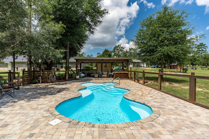 Property Photo:  6263 Old River Road  FL 32531 